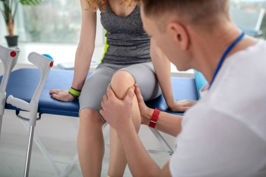 zena kod fizioterapeuta