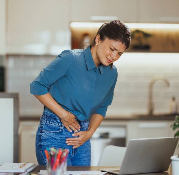 žena sa bolom u preponi